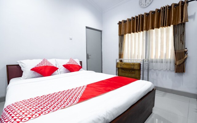 Sinergi Hotel Tretes by OYO Rooms