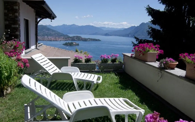 Settimo Cielo Apartment With Lake View