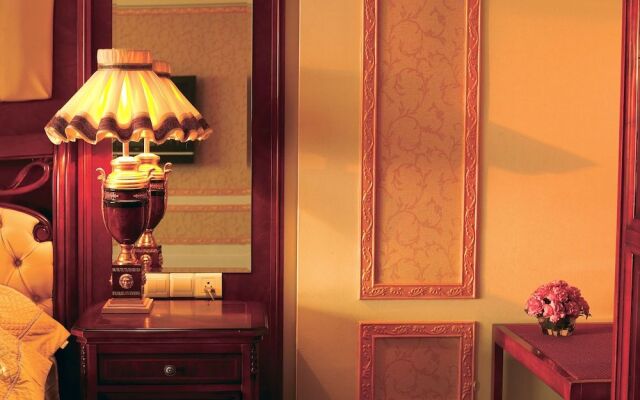 Imperial Grand Palace Hotel