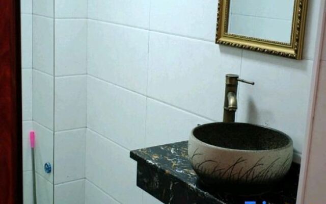 Wugongshan Jinding Hefeng Chinese Inn