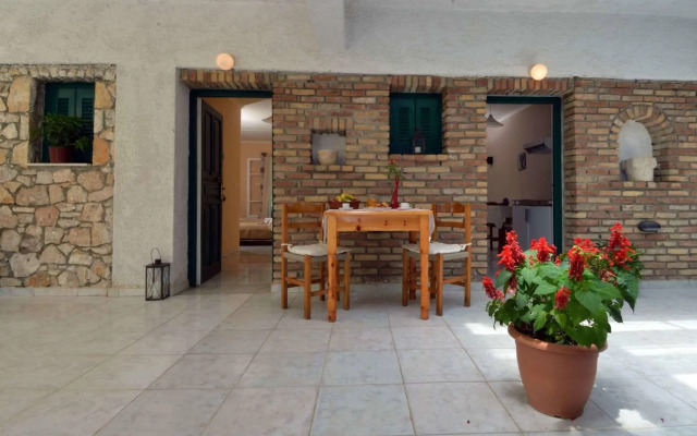 Damaskis Studios a Small Complex in Kassiopi