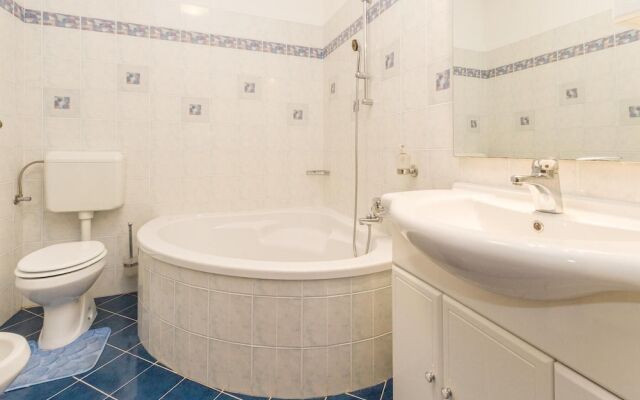 Nice Home in Buje With Wifi and 1 Bedrooms