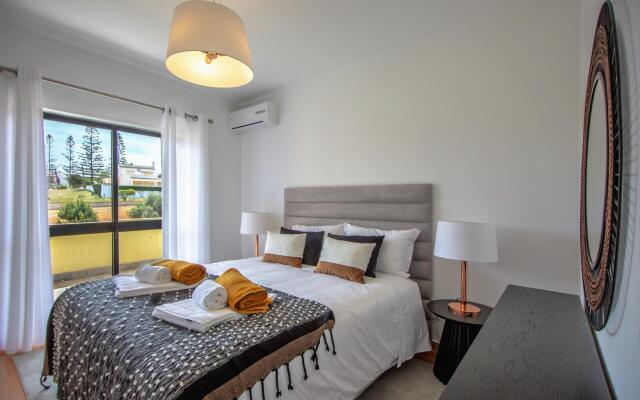 Villa Miracampo by Portucasa