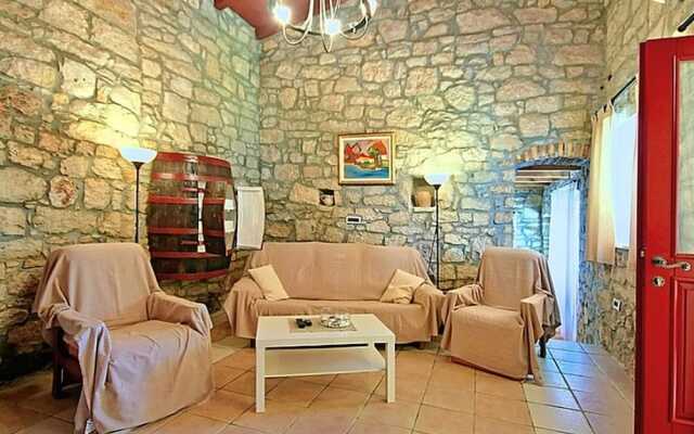 Beautiful Villa in Dracevac With Swimming Pool