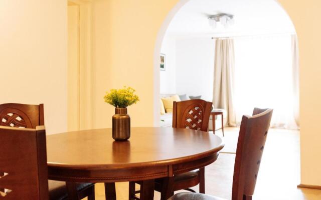 Lovely apartment and quiet courtyard in city centre