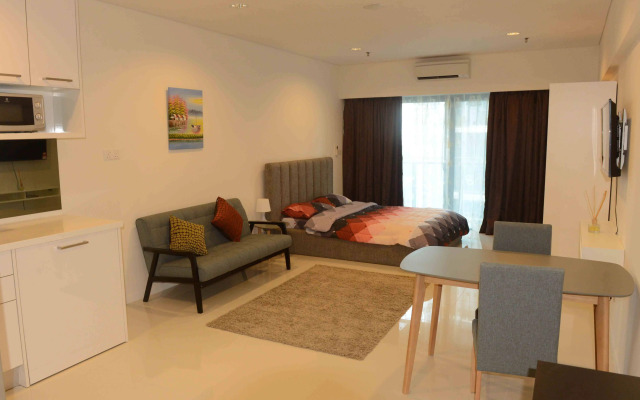 Summer Suites Studios