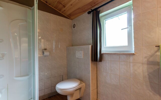 Cosy Chalet in Bomal-Sur-Ourthe with Terrace