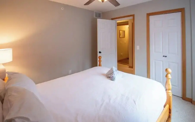 Stone Creek Chalet by Fernie Lodging CO