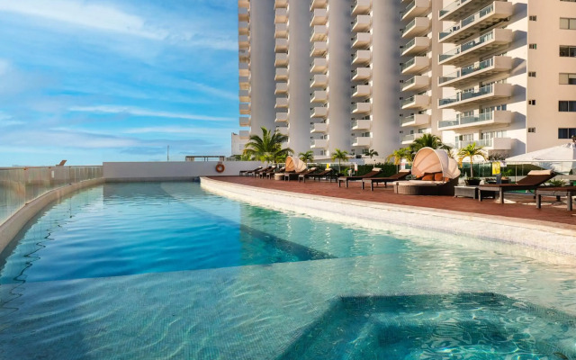 Suites Malecon Cancun