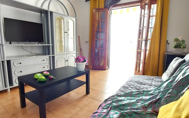 Los Cristianos Apartment, 1 bedroom Wifi Free & Big Terrace