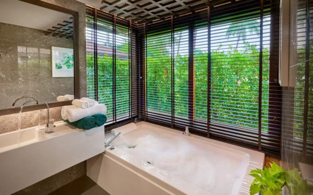 Khanom Beach Resort & Spa