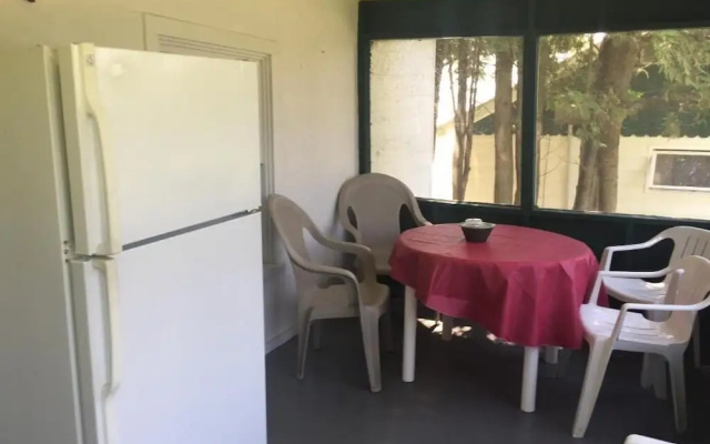 Rock Ledge Motel