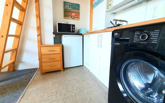 Reef Lodge Apartments