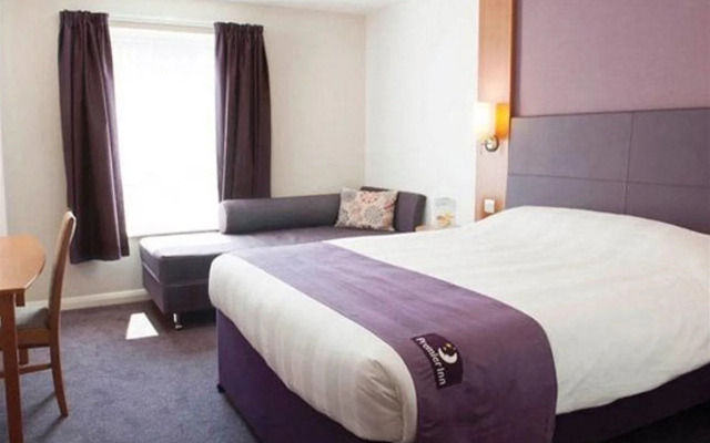 Premier Inn Rotherham East - M18/M1
