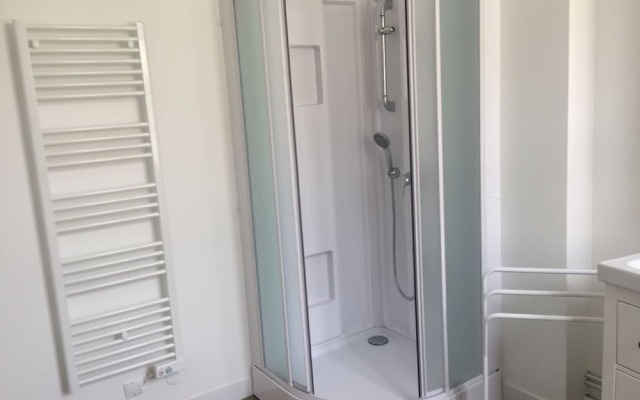 Large Comfortable Apartment in Bayeux