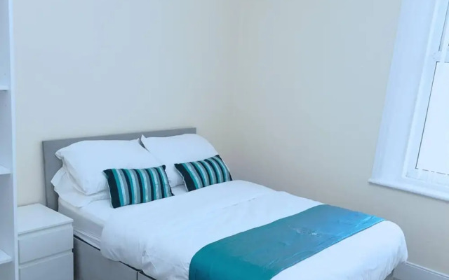 Stunning 5-bed House in Newcastle Upon Tyne