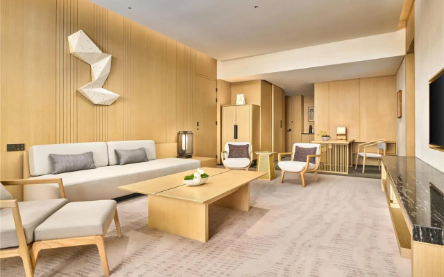 Secan Hotel Qingdao, Curio Collection By Hilton