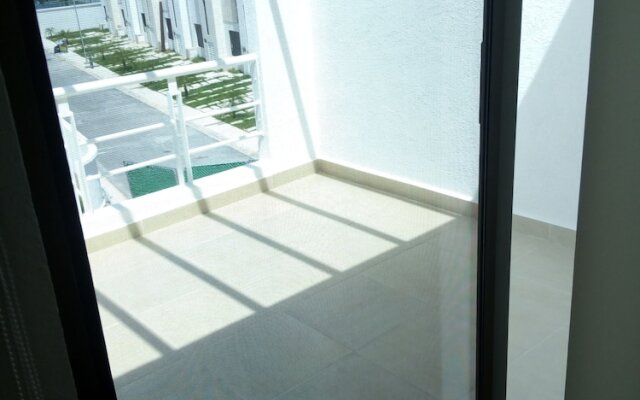 Villa Verde Limón by Akua