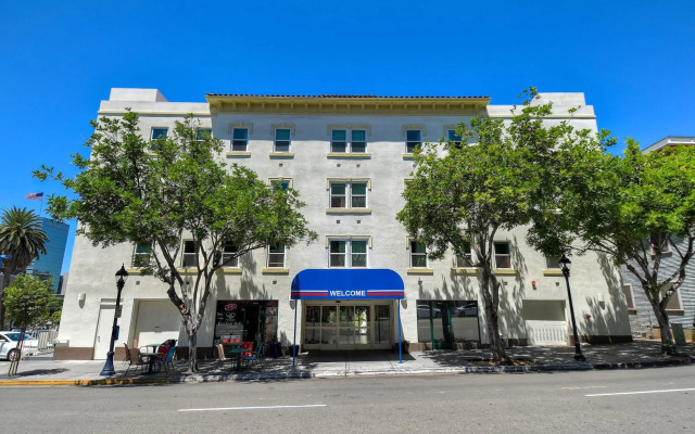 Motel 6 San Diego, CA - Downtown