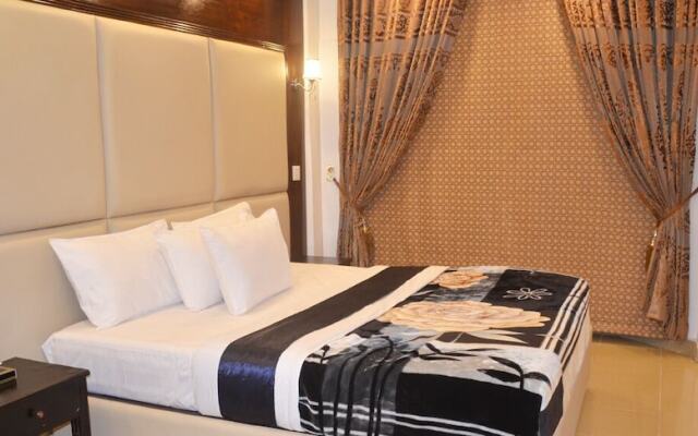 Hotel Grand Peshawar