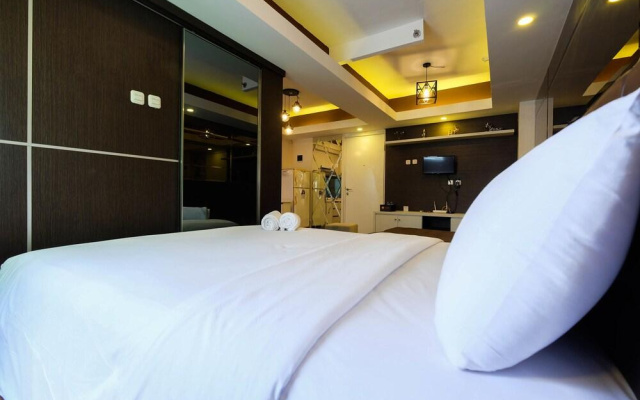 Spacious Studio Room at Green Pramuka Apartment