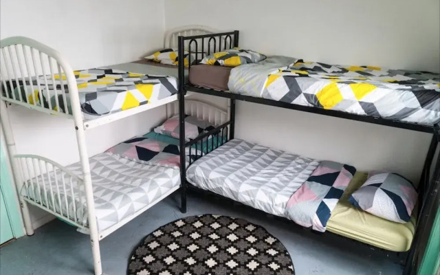 Balmain Backpackers