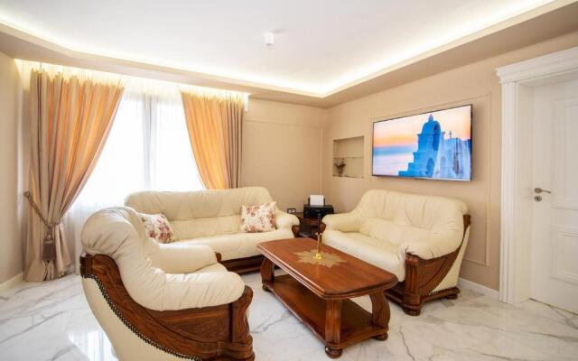 Paradise Center Apartment 1