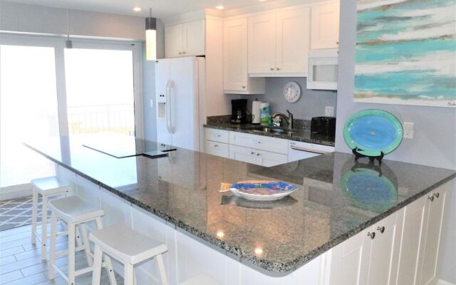 Jamaica Royale 806 - 2 Br Condo