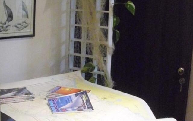 Bed & Ship Archimediterraneo