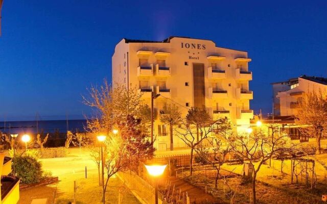 Hotel Iones