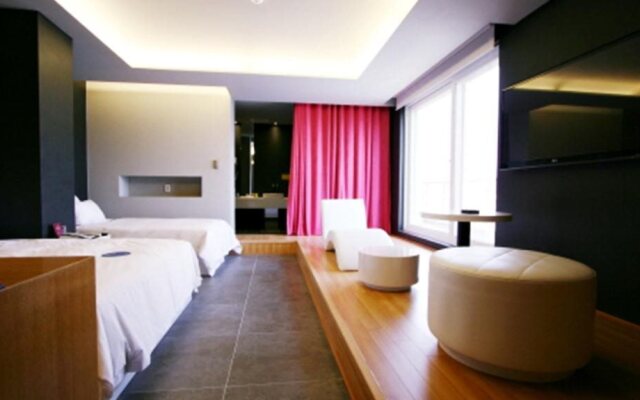 Oscar Suite Hotel