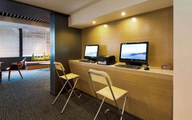 Metro Hotel
