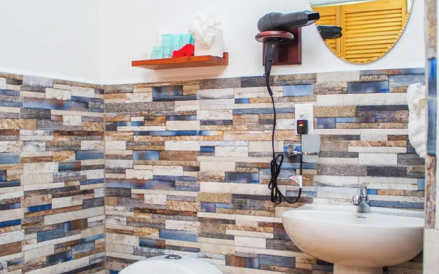 Hotel and Dive Center Roatan Yacht Club