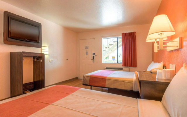 Motel 6 Chula Vista, CA - San Diego