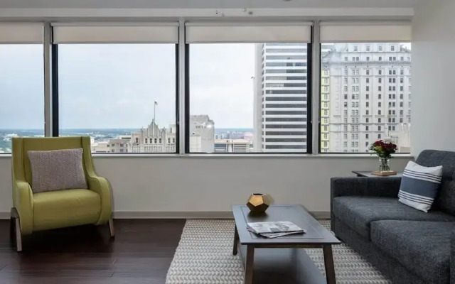 16th FL Bold CozySuites w/pool, gym, roof #4