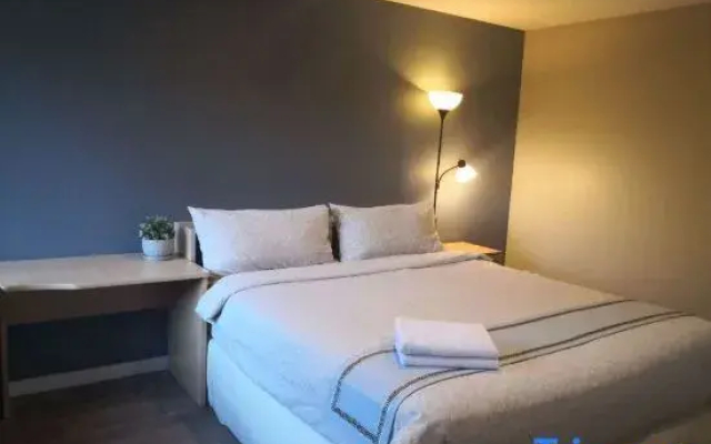 Vancouver airport hostel