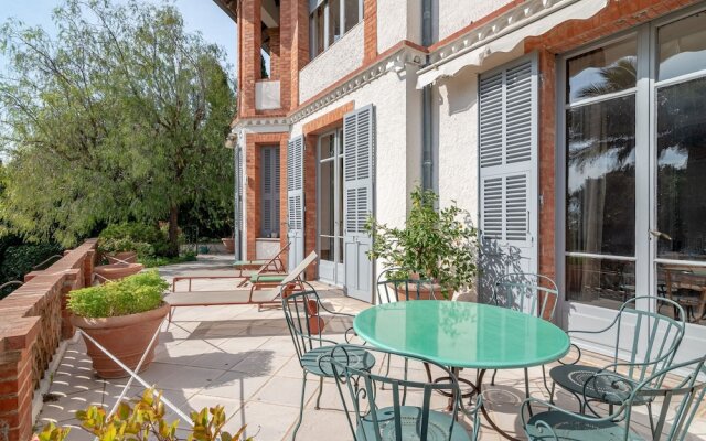 Premium Holiday Home in Cannes la Bocca With Swimming Pool