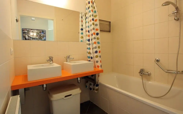 Apartment, located a stone's throw away from the sea.