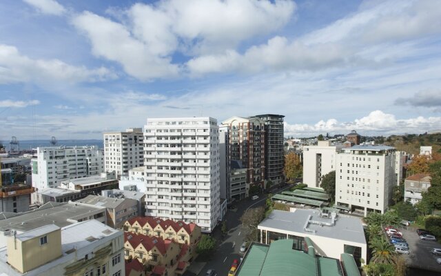 TOWNY - Studio Apartment with Sea Views