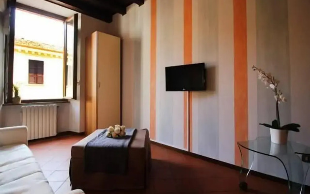 Comfortable Apartment Cavour Square