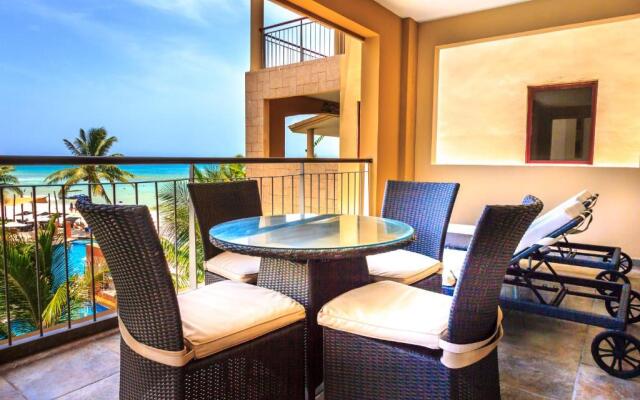 El Faro Oceanfront Apartments