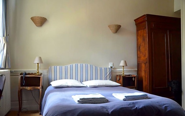 Chambres d'Hotes Hostellerie Le Donjon