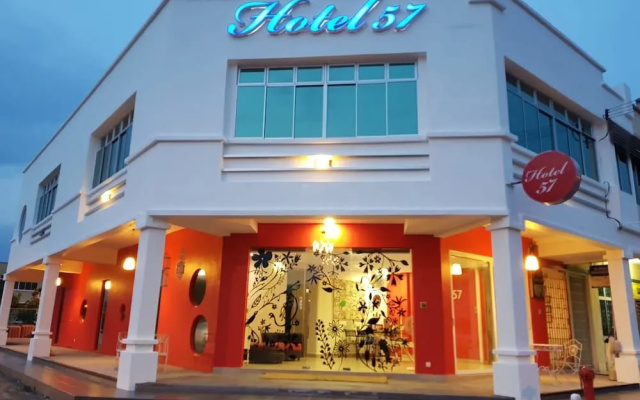 Hotel Fifty Seven