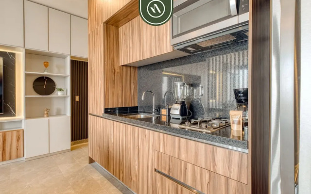 Luxury Studio - Revolution Monument View - Gym