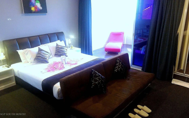 Palette Pink Cabana George Town