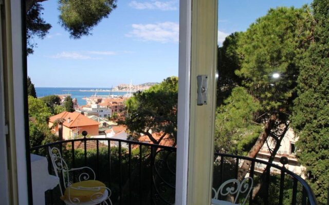 Villa with 4 bedrooms in Imperia with wonderful sea view enclosed garden and WiFi 300 m from the beach