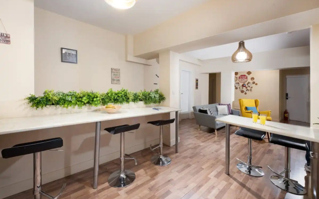 Enattica Syntagma Living