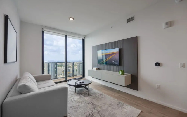 Bayside Charm Captivating Apartment