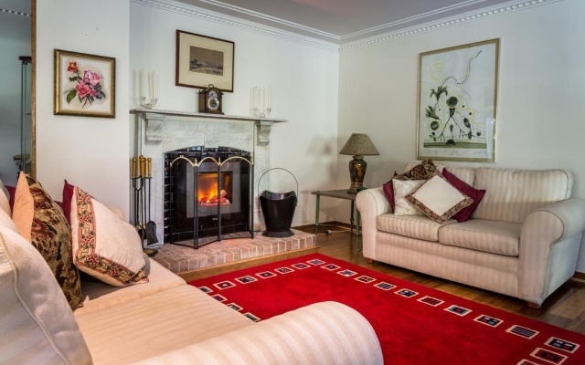 Stokers Lodge – Guest Rooms – Stokers Siding