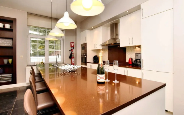 Luxurious Holiday Home in Courtil with a Jacuzzi